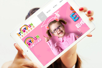 ���ϲ���ѧ��׹���Ӣ��